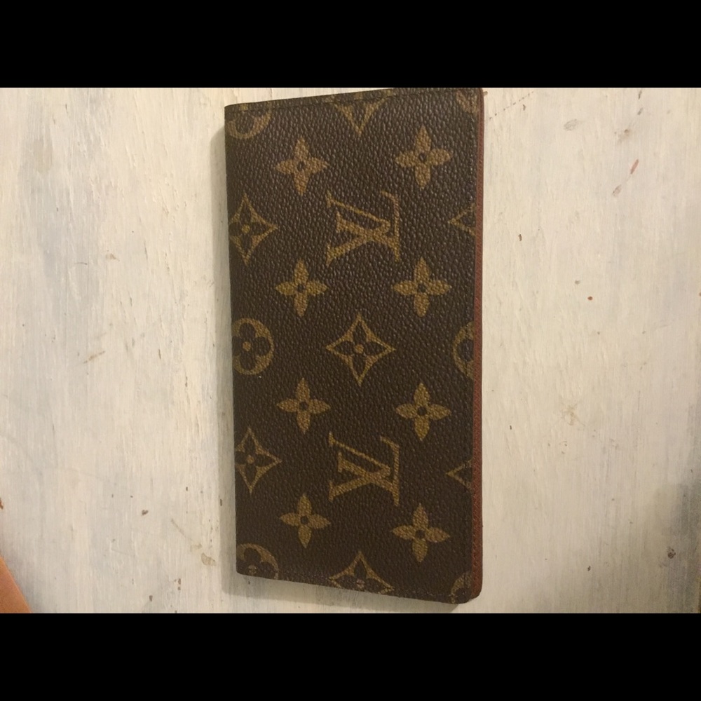 Never used Louis Vuitton Vintage Checkbook Cover